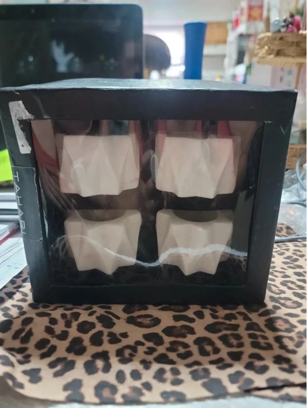 Tahari set of 4 napkin rings